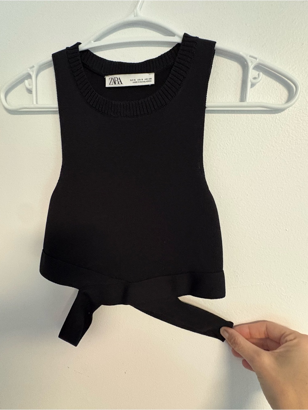 Zara Black Sleeveless Knit Tie-Back Crop Top